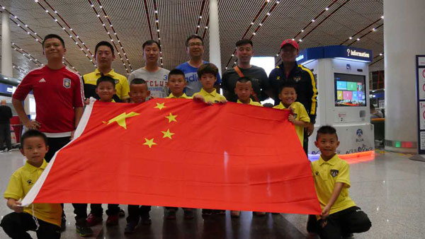 助力校园足球发展内蒙古盛乐蒙羊足球俱乐部亮