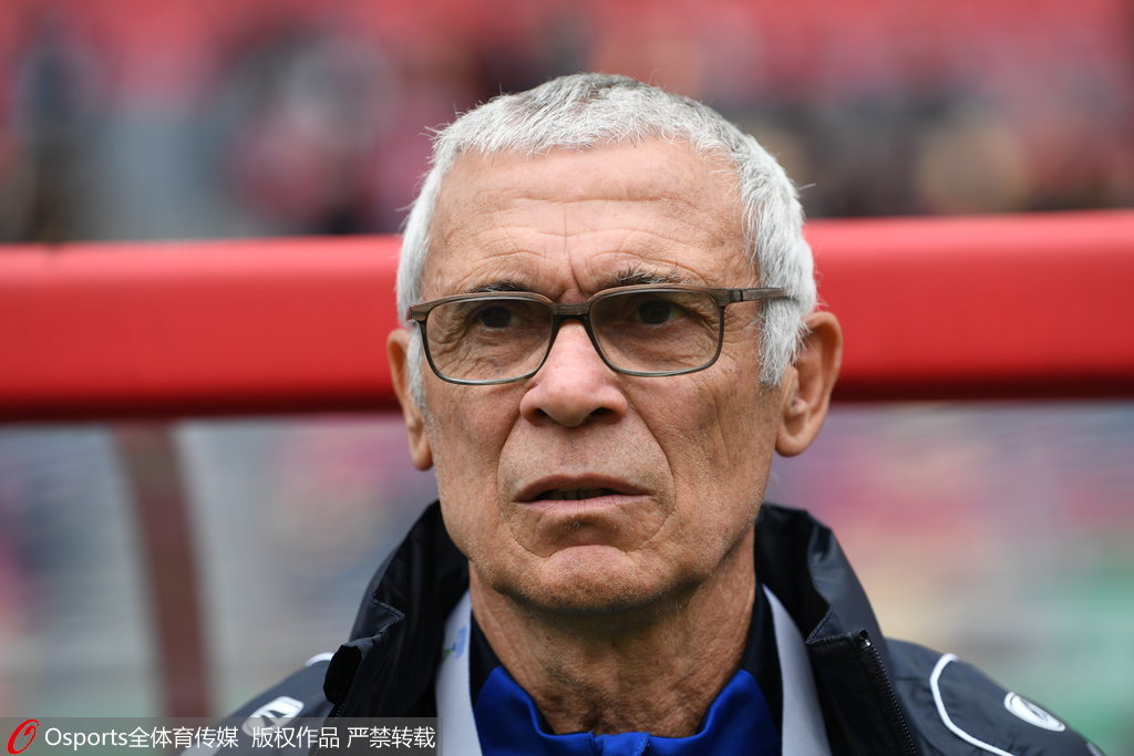 乌兹主帅:被韦世豪伤的球员伤情很严重 是膝盖损伤