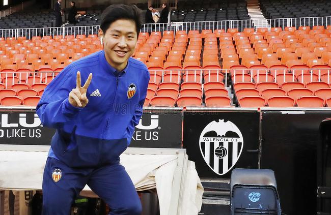 韩国小将李康仁进入瓦伦西亚替补席